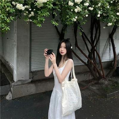 秋霞